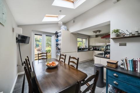 8 Huxley Close, Godalming, GU7 2AS