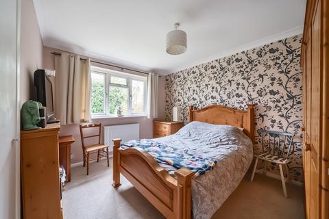 8 Huxley Close, Godalming, GU7 2AS