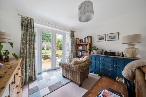 8 Huxley Close, Godalming, GU7 2AS