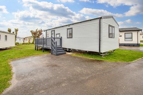 2 bedroom static caravan for sale, Manor Park Caravan Site, Manor Road, Hunstanton, Norfolk, PE36