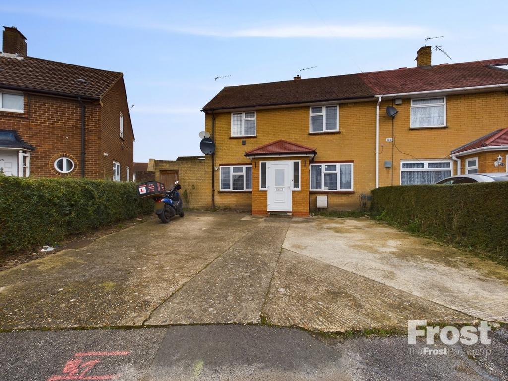 Frobisher Crescent, Stanwell... 4 bed semidetached house for sale £