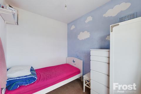 27 Frobisher Crescent, Staines-upon-thames, TW19 7DU