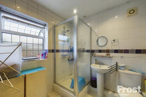 27 Frobisher Crescent, Staines-upon-thames, TW19 7DU
