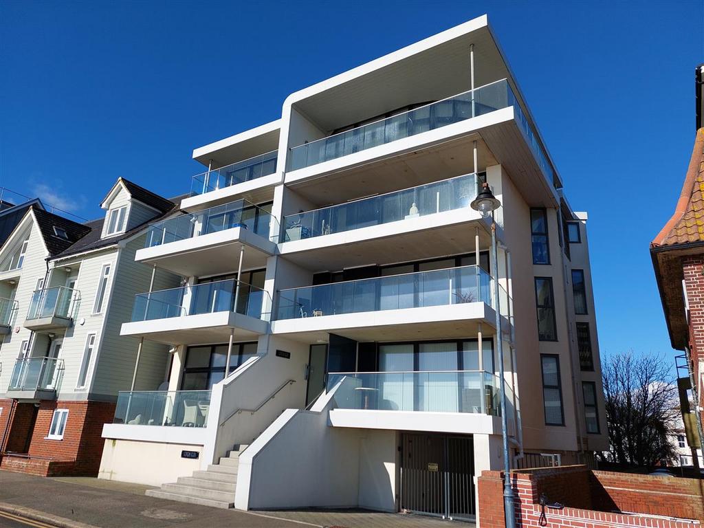 Seven Seas, West Parade, Hythe 2 bed flat for sale £595,000