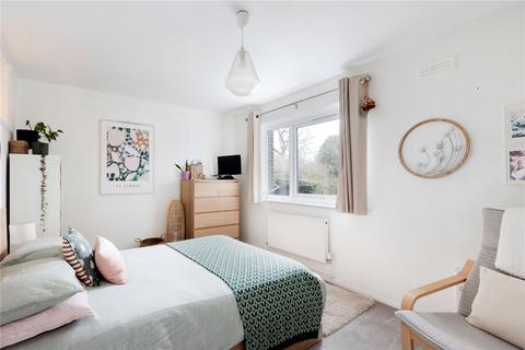 3 Leaf Grove, London, SE27 0SG