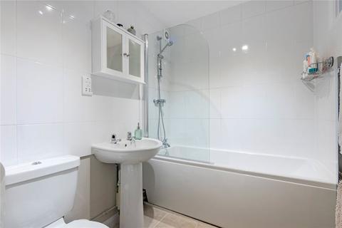 3 Leaf Grove, London, SE27 0SG