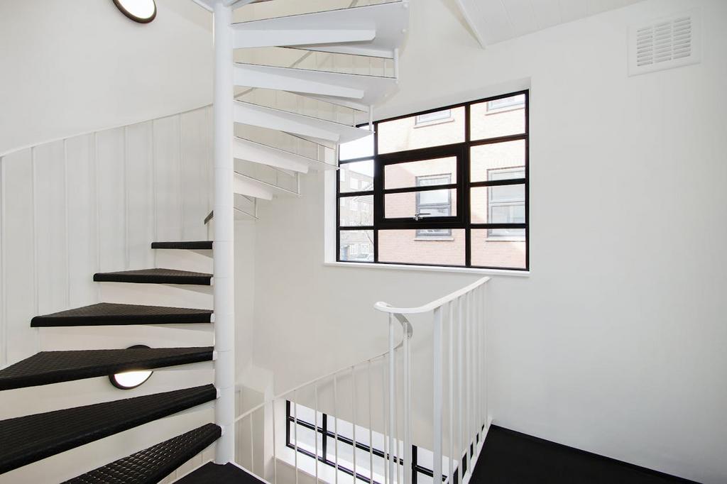 2nd floor hall 1.JPG