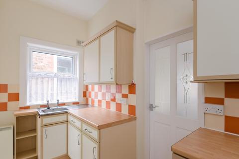 2 bedroom flat to rent, Beaconsfield Street, Acomb, York, YO24