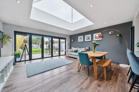 9 Pembury Close, Bromley, BR2 7PS