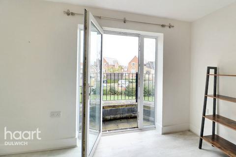 18 Hayes Grove, London, SE22 8DF