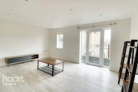 18 Hayes Grove, London, SE22 8DF