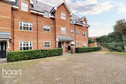 18 Hayes Grove, London, SE22 8DF