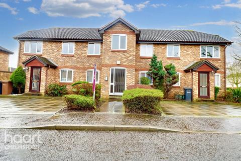 63 Earlsfield Drive, Chelmsford, CM2 6SX