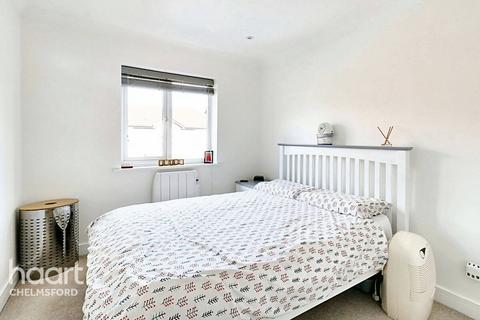 63 Earlsfield Drive, Chelmsford, CM2 6SX