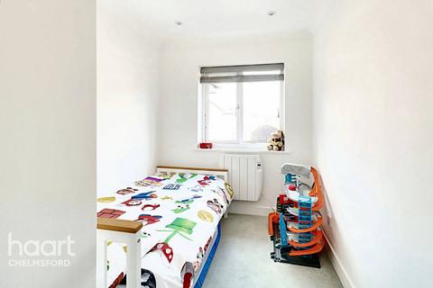 63 Earlsfield Drive, Chelmsford, CM2 6SX