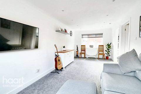 63 Earlsfield Drive, Chelmsford, CM2 6SX