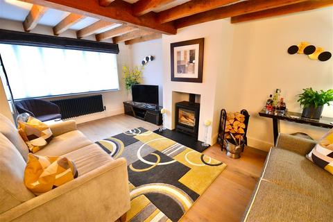 3 bedroom barn conversion for sale, The Tallet Sheriffs Lench WR11 4SN