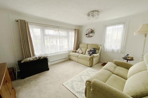 2 bedroom park home for sale - Oaktree Park, St. Leonards Nr. Ringwood, Dorset BH24 2RN