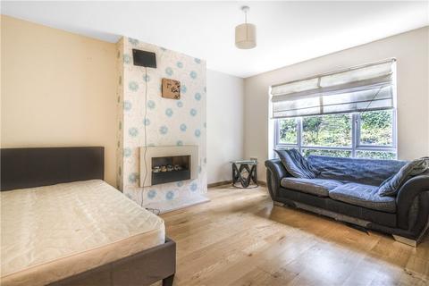 3 bedroom semi-detached house for sale, Broom Mead, Bexleyheath