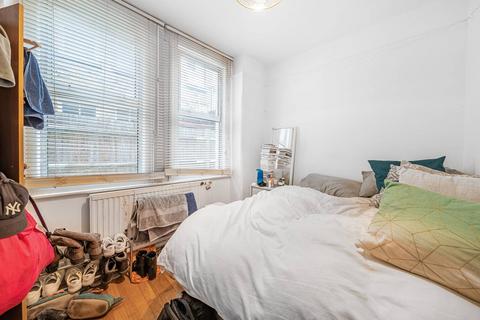 3 bedroom flat to rent, Weir Road, Balham, London, SW12