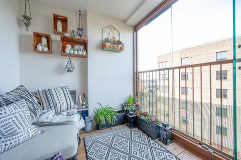 1 bedroom flat for sale, Kenneth Way, Ealing, LONDON, W5