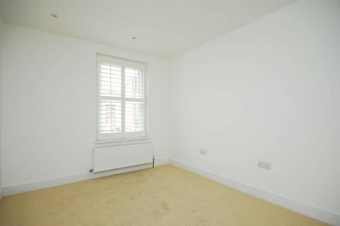 2 bedroom flat to rent, Munster Road, Munster Village, London, SW6