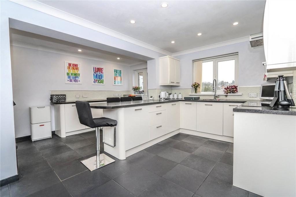 Kitchen/Breakfast Rm