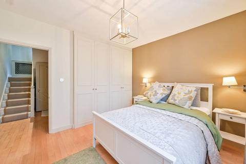 1 bedroom flat to rent, West Eaton Place, Belgravia, London, SW1X
