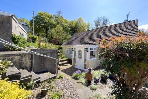 Ty Newydd Middle Row, Cwmpennar, Mountain Ash, CF45 4DN