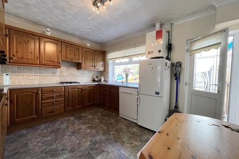 Ty Newydd Middle Row, Cwmpennar, Mountain Ash, CF45 4DN