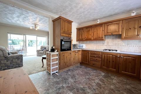 Ty Newydd Middle Row, Cwmpennar, Mountain Ash, CF45 4DN