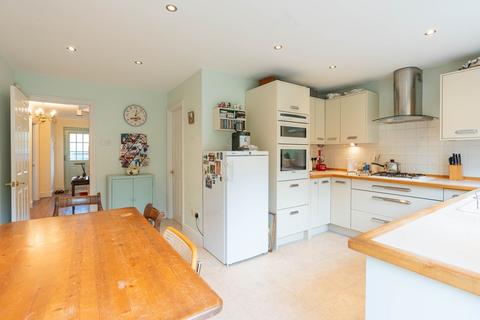 4 bedroom detached house for sale - The Paddock, Kennington, OX1