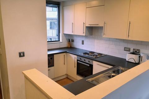 2 bedroom flat to rent, Crown Street, Leeds, LS2