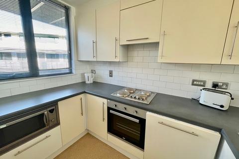 2 bedroom flat to rent, Crown Street, Leeds, LS2