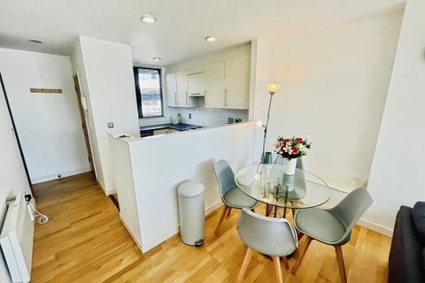 2 bedroom flat to rent, Crown Street, Leeds, West Yorkshire, LS2