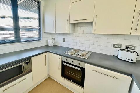 2 bedroom flat to rent, Crown Street, Leeds, West Yorkshire, LS2