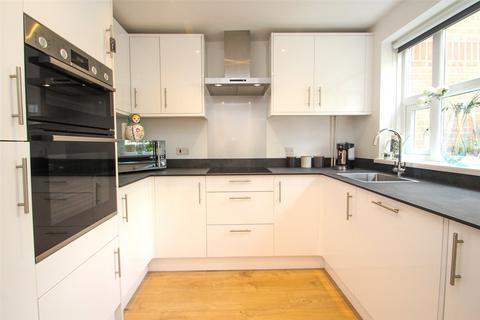6 Botley Gardens, Southampton, SO19 0SW