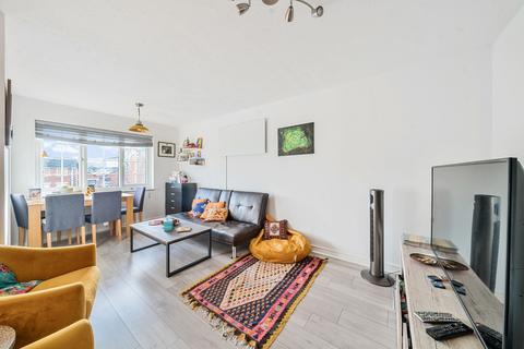21 Sigrist Square, Kingston Upon Thames, KT2 6JT