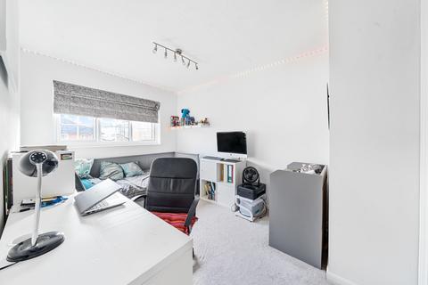 21 Sigrist Square, Kingston Upon Thames, KT2 6JT