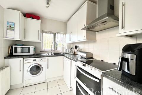 67 Kenilworth Gardens, Hornchurch, RM12 4SF
