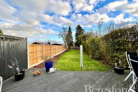 67 Kenilworth Gardens, Hornchurch, RM12 4SF