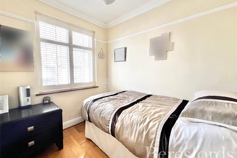 67 Kenilworth Gardens, Hornchurch, RM12 4SF