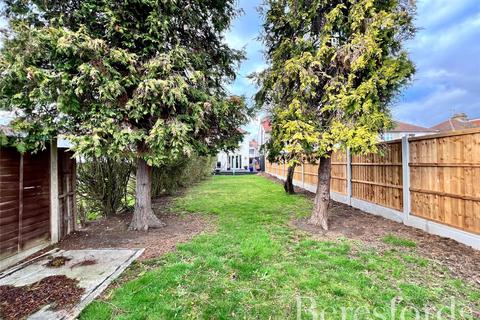 67 Kenilworth Gardens, Hornchurch, RM12 4SF