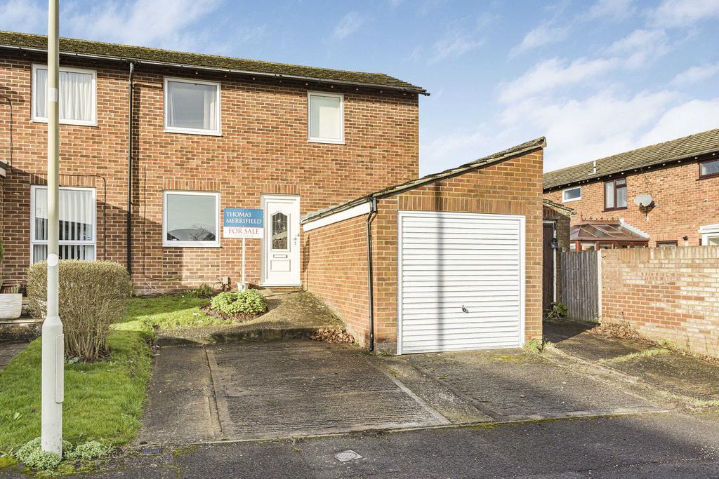 Hiskins, Wantage, OX12 3 bed end of terrace house £300,000