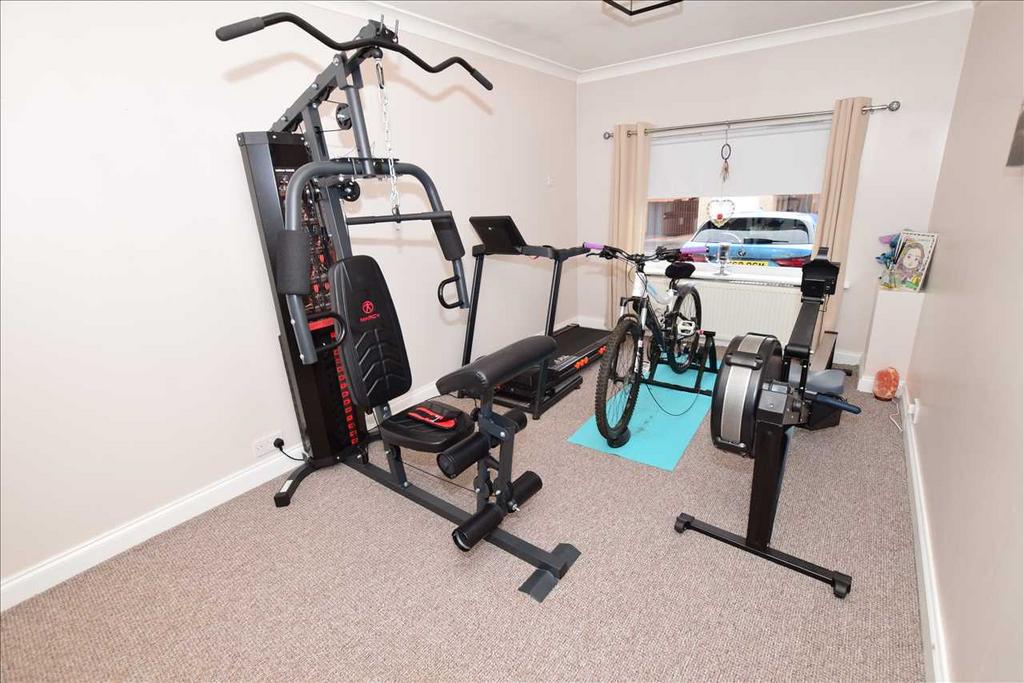 2nd Lounge/Bedroom 4