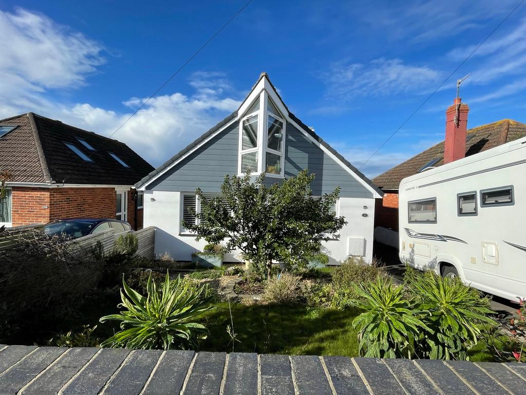 Grafton Avenue, Weymouth 4 bed detached house for sale £420,000