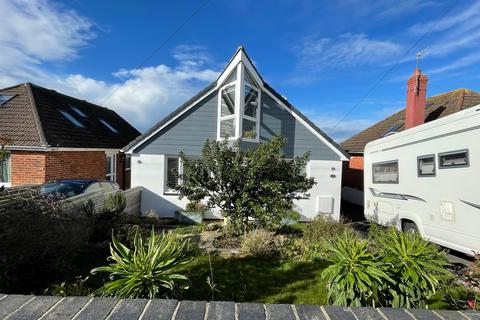 4 bedroom detached house for sale, Grafton Avenue, Weymouth