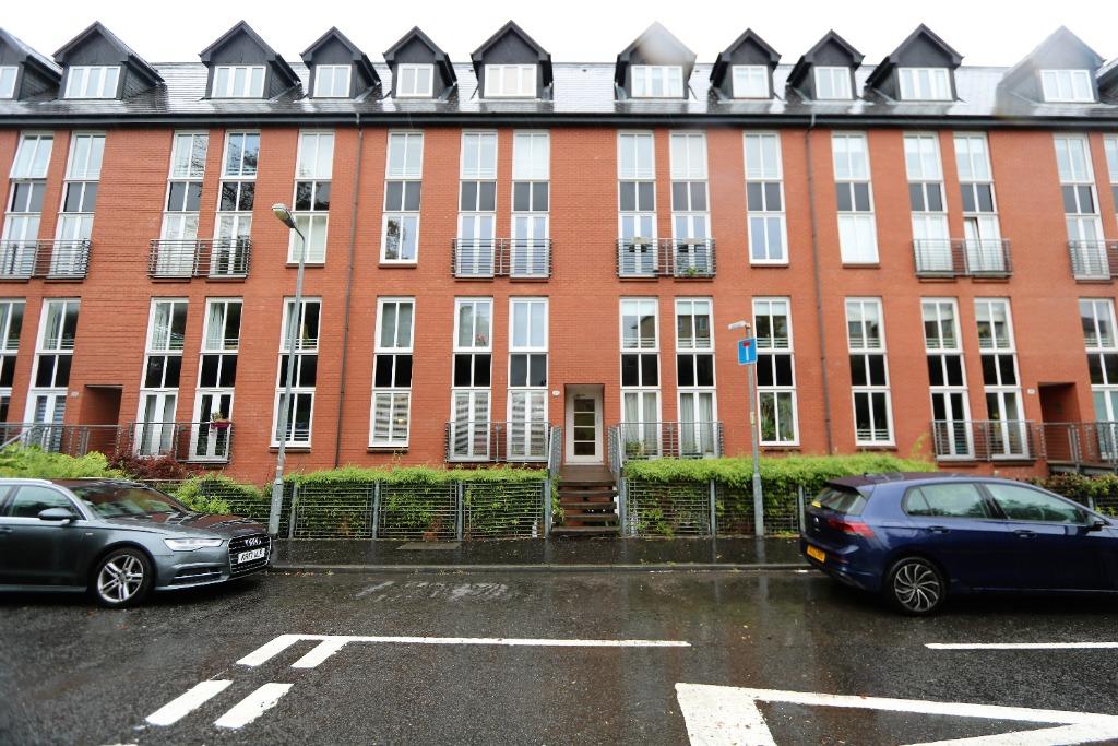 Randolph Gate, Glasgow G11 2 bed flat £1,395 pcm (£322 pw)