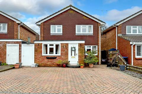 4 bedroom detached house for sale - Taw Close, Worthing, West Sussex