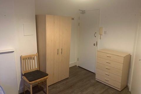 Studio to rent, Ballards Lane, Finchley Central N3